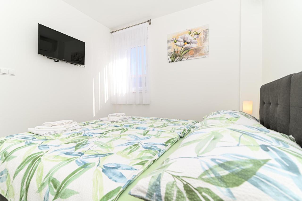 Luxury Apartment With Swimming Pool Ana Trogir Exteriér fotografie