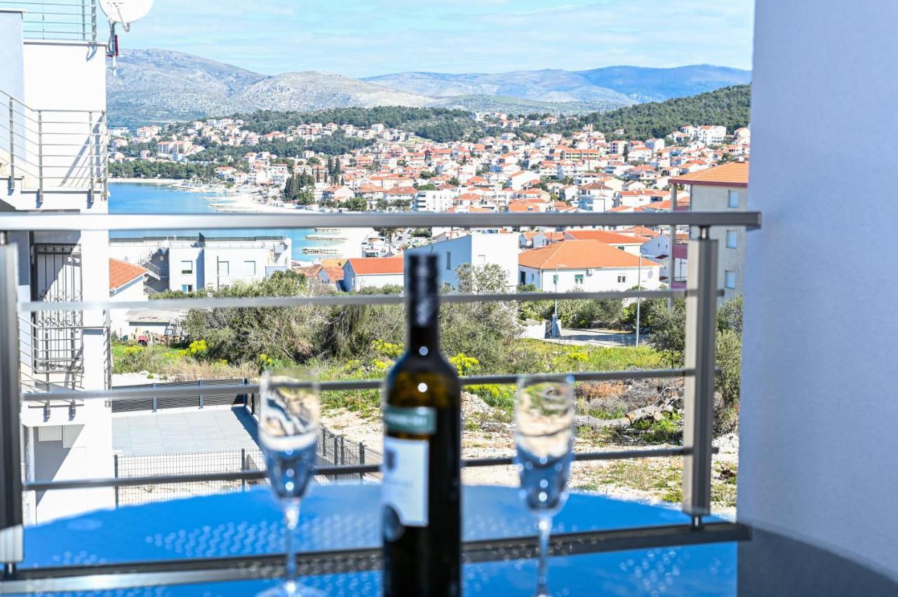 Luxury Apartment With Swimming Pool Ana Trogir Exteriér fotografie