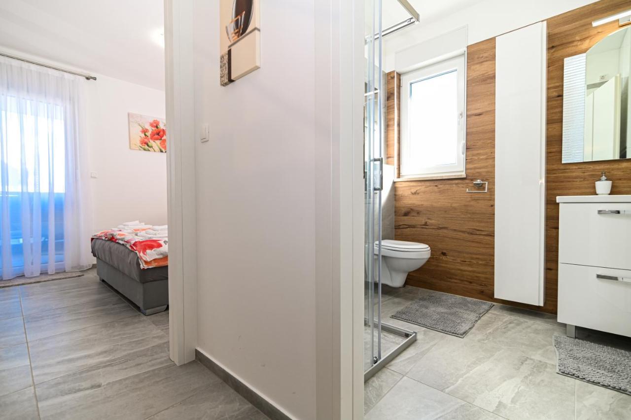 Luxury Apartment With Swimming Pool Ana Trogir Exteriér fotografie