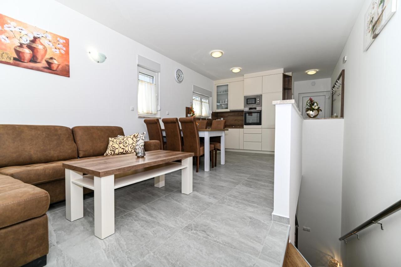 Luxury Apartment With Swimming Pool Ana Trogir Exteriér fotografie