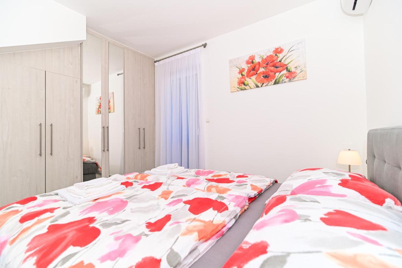 Luxury Apartment With Swimming Pool Ana Trogir Exteriér fotografie