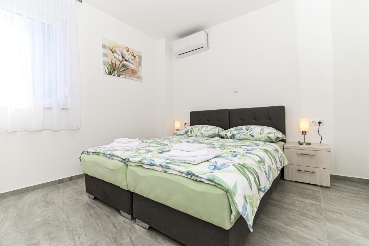Luxury Apartment With Swimming Pool Ana Trogir Exteriér fotografie