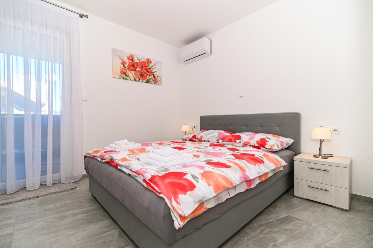 Luxury Apartment With Swimming Pool Ana Trogir Exteriér fotografie