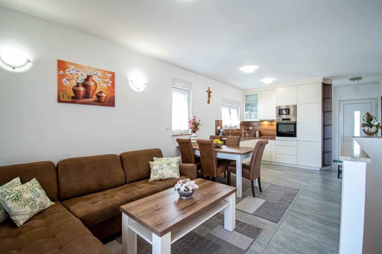 Luxury Apartment With Swimming Pool Ana Trogir Exteriér fotografie